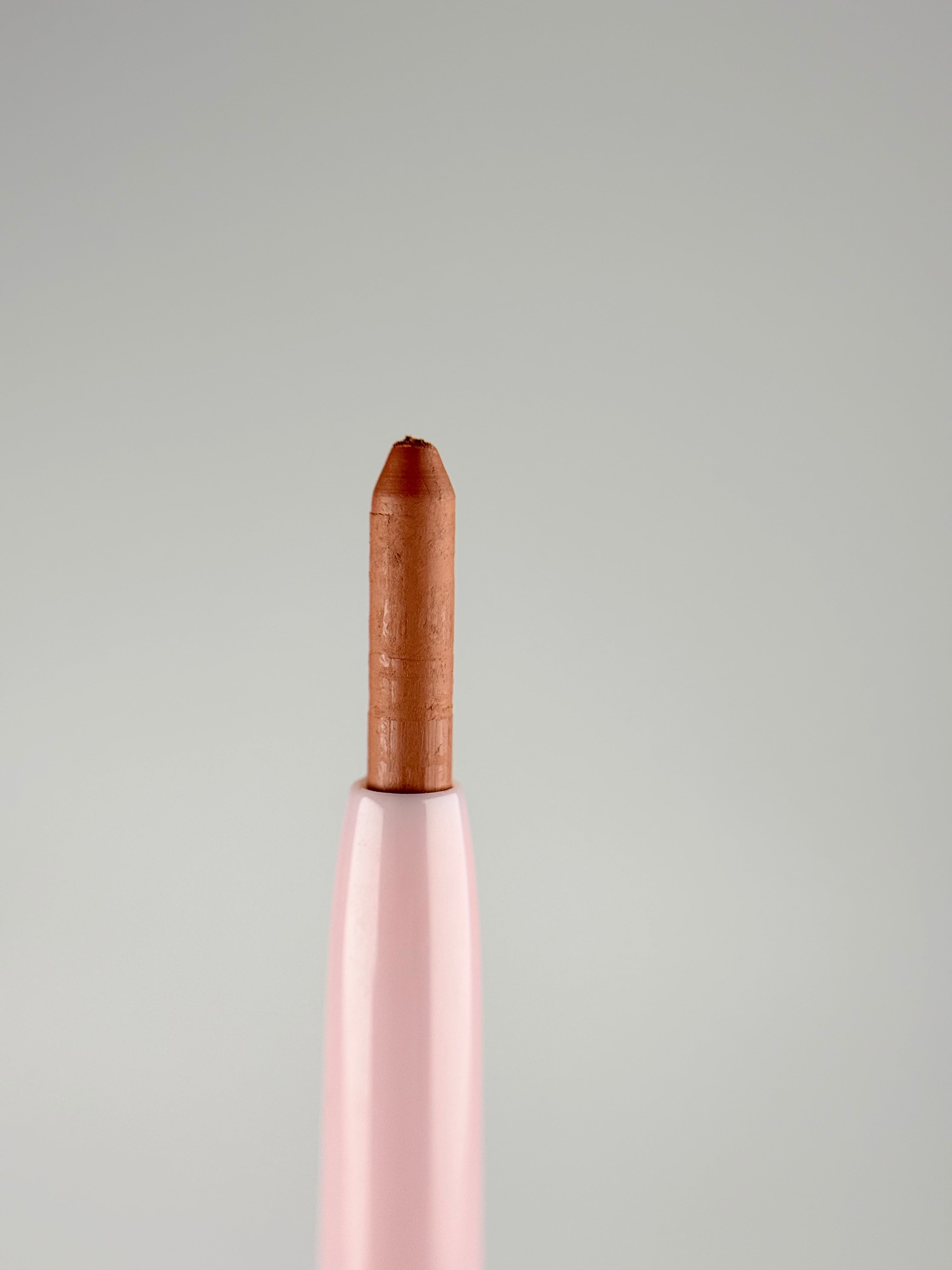 Smooth long lasting lipliner