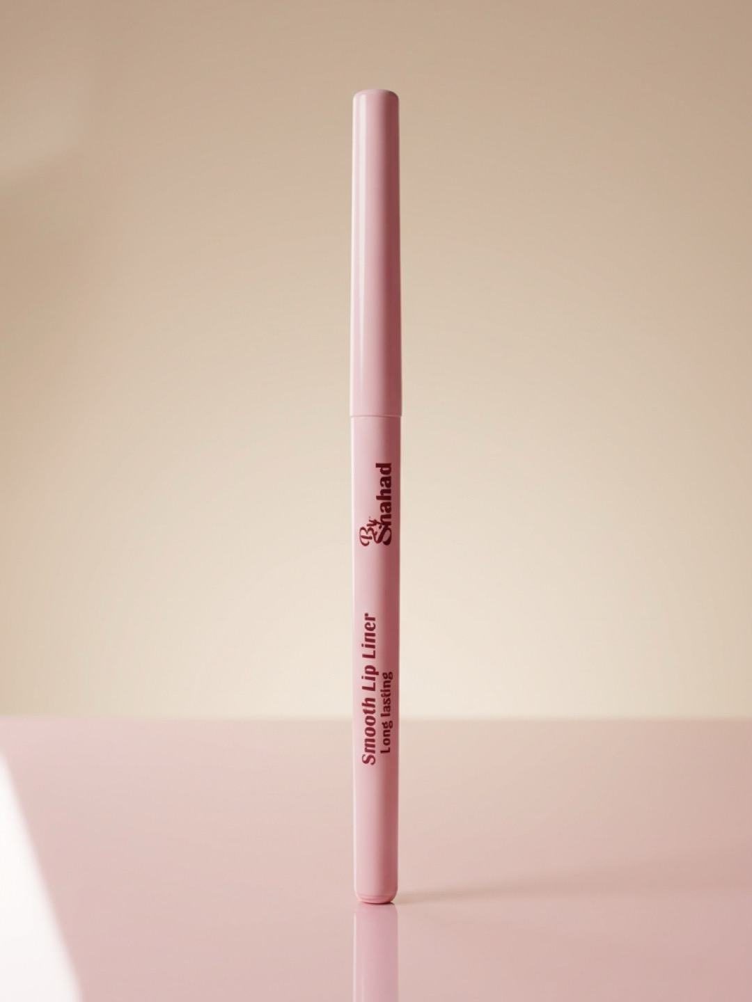 Smooth long lasting lipliner